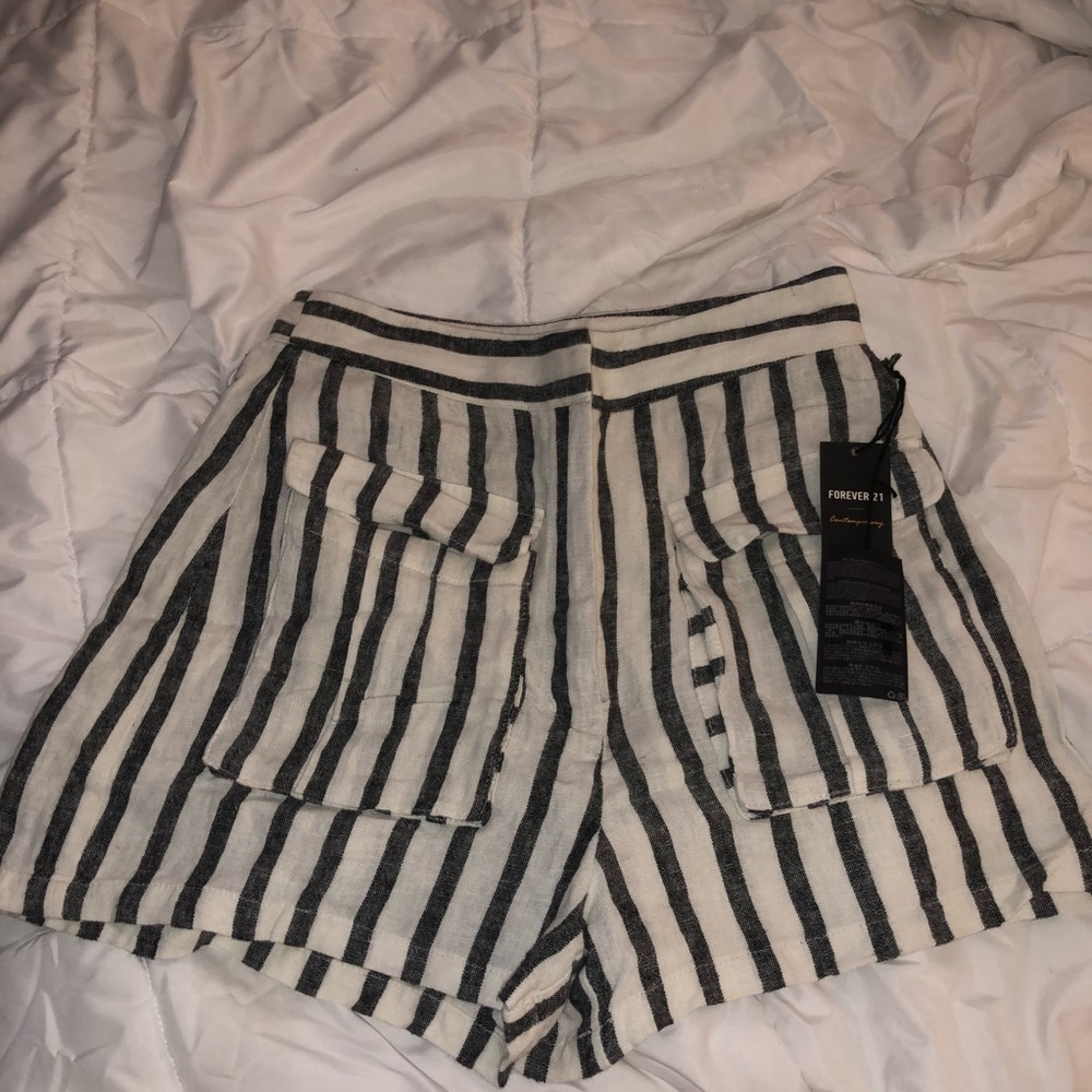 FOREVER 21 HIGH WAISTED FLOWY STRIPED SHORTS